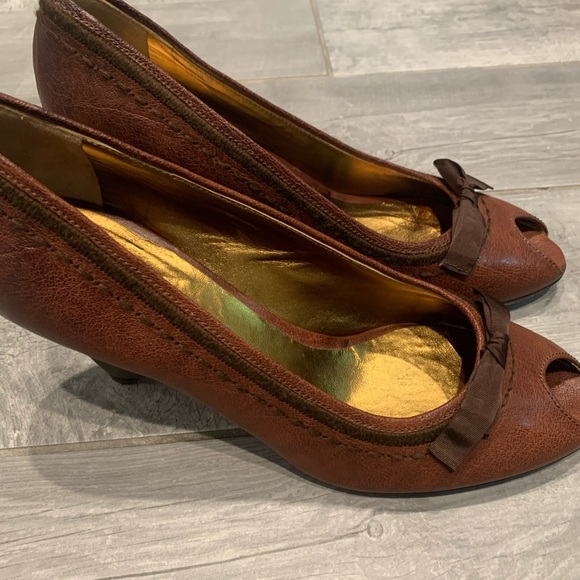 MIU MIU pep toe shoes , immaculate condition, size 40 - Picture 2 of 8